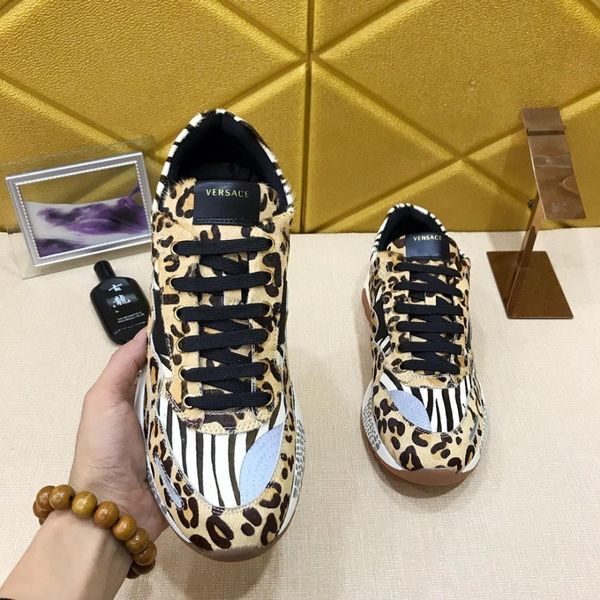 Индивидуальные моды соответствия цвета печати популярных горячих с низким вырез
Индивидуальные моды соответствия цвета печати популярных горячих с низким вырез