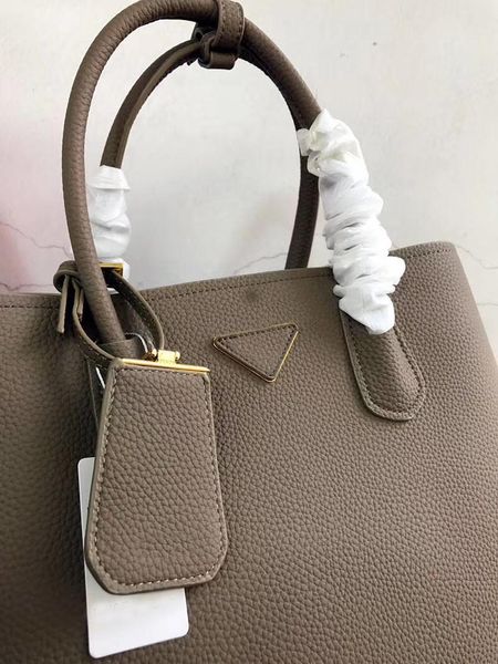 designer- handbags classical lichee pattern genuine cowhide leather paa luxury handbags crossbody shoulder bags purses tote clutch bag
designer- handbags classical lichee pattern genuine cowhide leather paa luxury handbags crossbody shoulder bags purses tote clutch bag