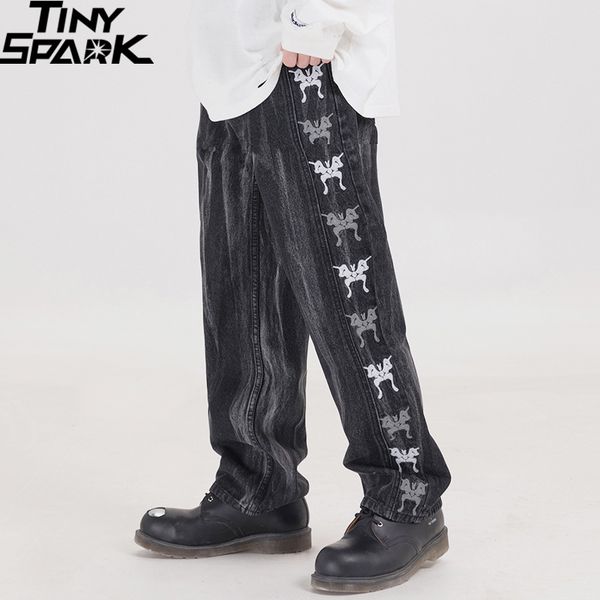 2020 streetwear pants hip hip men denim pants embroidered butterfly black vintage denim harajuku joggers trousers cotton
2020 streetwear pants hip hip men denim pants embroidered butterfly black vintage denim harajuku joggers trousers cotton