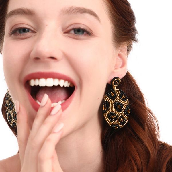 2020 new statement original gold queen animal leopard beaded earrings color protection handmade fashion women jewelry gift with box, Silver
2020 new statement original gold queen animal leopard beaded earrings color protection handmade fashion women jewelry gift with box, Silver