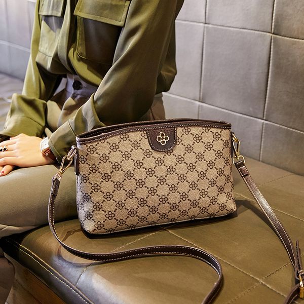 2020 мода малый закрылков дамы сумки на ремне простой crossbody сумки для женщин сумки женские сумки кошелек леди плечо
2020 мода малый закрылков дамы сумки на ремне простой crossbody сумки для женщин сумки женские сумки кошелек леди плечо