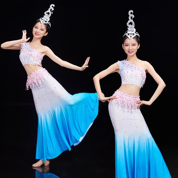 dai dance costume female yunnan national style gradient color peacock solo dance fishtail skirt performance costume women, Black;red
dai dance costume female yunnan national style gradient color peacock solo dance fishtail skirt performance costume women, Black;red