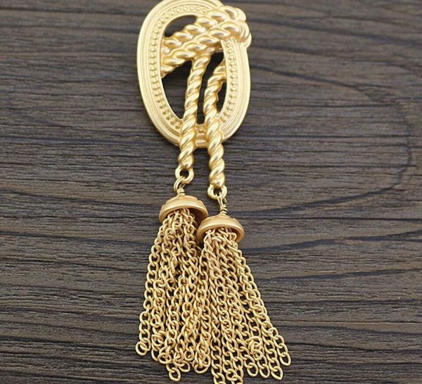 2pcs new european and american retro gold hanging spike braided hemp rope tassel fashion personality brooch, Gray
2pcs new european and american retro gold hanging spike braided hemp rope tassel fashion personality brooch, Gray