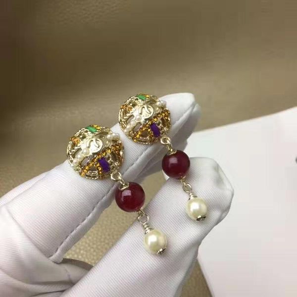 Европа и Америка Новые Популярные Женщины Earrrings Желтые Позолоченные серьги перлы
Европа и Америка Новые Популярные Женщины Earrrings Желтые Позолоченные серьги перлы