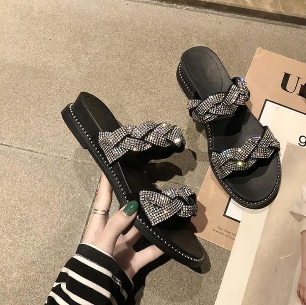 sandals and slippers female 2019 summer new style type ladies sequin cloth flat wearable slippers, Black
sandals and slippers female 2019 summer new style type ladies sequin cloth flat wearable slippers, Black