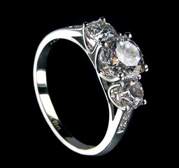 1.7 solid white gold three stone shape perfect lovely diamond engagement ring brand style permanent quality, Golden;silver
1.7 solid white gold three stone shape perfect lovely diamond engagement ring brand style permanent quality, Golden;silver