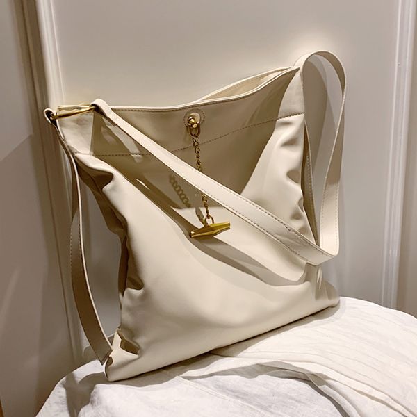 large capacity chain buckle shoulder bags for women 2020 solid pu peather handbags messenger bag lady commuter cross body bag
large capacity chain buckle shoulder bags for women 2020 solid pu peather handbags messenger bag lady commuter cross body bag