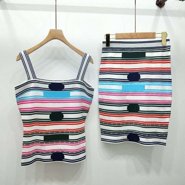 горячие женщины бренд платье соболезновать пояс без рукавов роскошная рубашка + юбки наборы костюм полосы линии жаккардового переплетения ка, White
горячие женщины бренд платье соболезновать пояс без рукавов роскошная рубашка + юбки наборы костюм полосы линии жаккардового переплетения ка, White