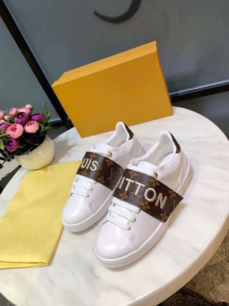 2018 mens luxury casual shoes fashion designer frontrow run away sport sneaker genuine leather womens triple white shoes with box
2018 mens luxury casual shoes fashion designer frontrow run away sport sneaker genuine leather womens triple white shoes with box