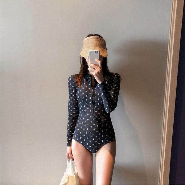 2019 women slim fashion print tight-fitting long-sleeved zipper one-piece swimsuit elastic triangle swimsuit black
2019 women slim fashion print tight-fitting long-sleeved zipper one-piece swimsuit elastic triangle swimsuit black