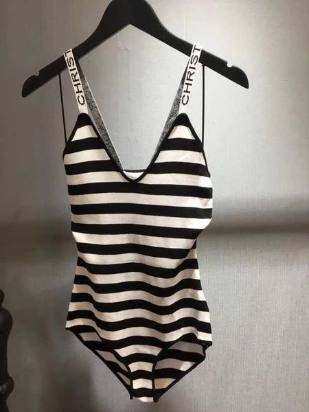 2020 бесплатная доставка женщин печать купальник бикини sexty 191127-3509 * 11773
2020 бесплатная доставка женщин печать купальник бикини sexty 191127-3509 * 11773