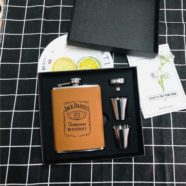 lppunk 2018 new arrival bpa 7/8oz pu leather wrap whisky flagon stainless steel alcohol hip flask set with black gift box
lppunk 2018 new arrival bpa 7/8oz pu leather wrap whisky flagon stainless steel alcohol hip flask set with black gift box
