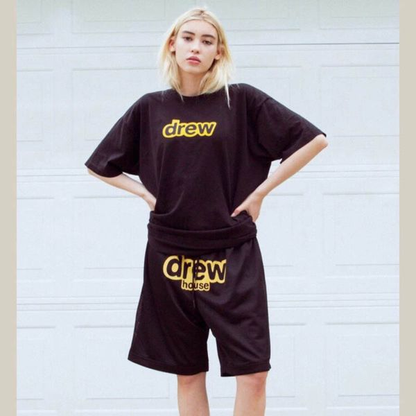 drew house men women shorts drawstring mesh sports shorts drew house new arrivals, White;black
drew house men women shorts drawstring mesh sports shorts drew house new arrivals, White;black