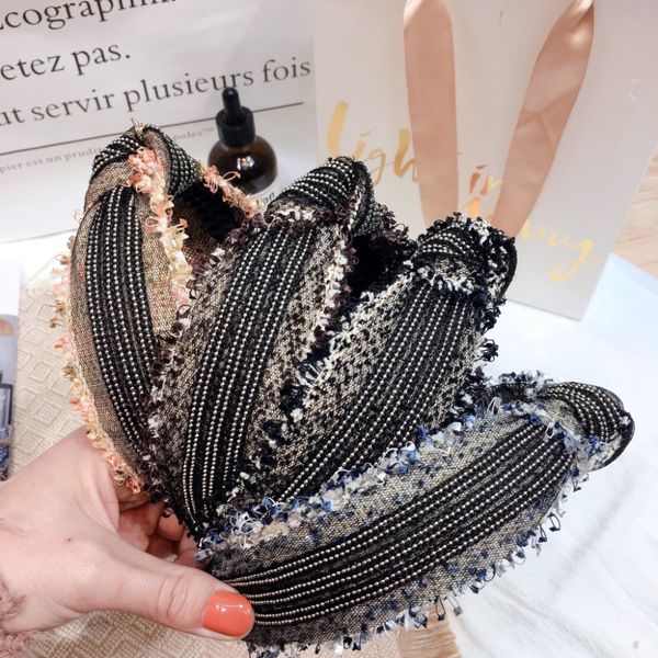 fashion korean style hairband women girls fashion simple hair edge hair hoop headwear accessories
fashion korean style hairband women girls fashion simple hair edge hair hoop headwear accessories