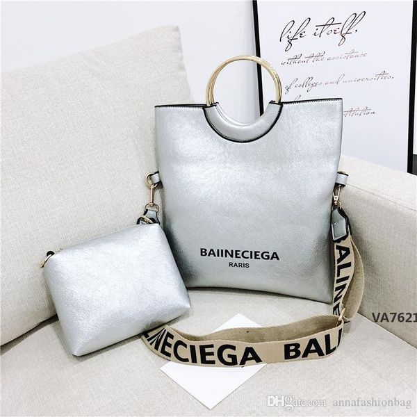 2019 new fashion handbag fashion tote bag women bags lady messenger bag bucket bag fashion handbag xingqiwu/3va7620
2019 new fashion handbag fashion tote bag women bags lady messenger bag bucket bag fashion handbag xingqiwu/3va7620