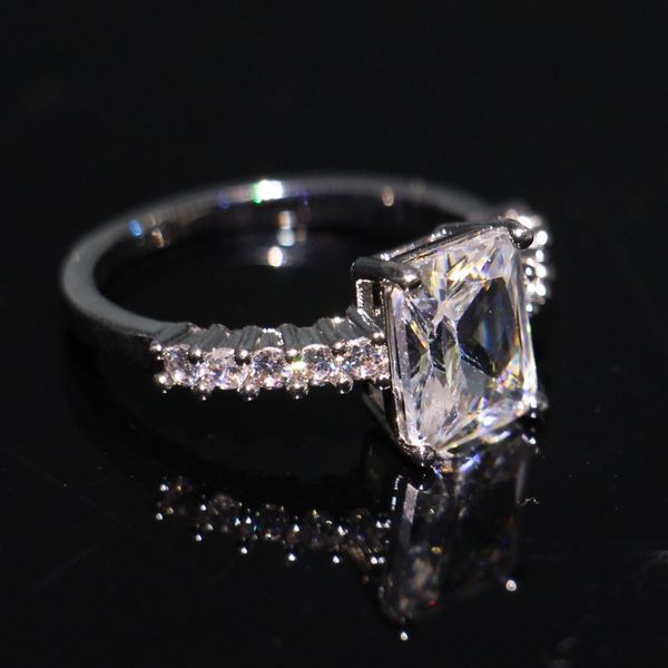 wholesale- shinning luxury jewelry 925 sterling silver princess cut white z cz diamond eternity promise women wedding bridal ring gift, Slivery;golden
wholesale- shinning luxury jewelry 925 sterling silver princess cut white z cz diamond eternity promise women wedding bridal ring gift, Slivery;golden