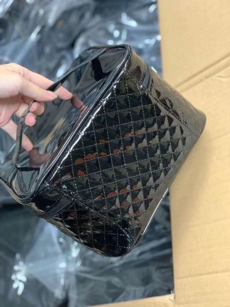 women's cosmetic bags travelling toilet bag fashion design women wash bag large capacity cosmetic bags makeup toiletry bag pouch
women's cosmetic bags travelling toilet bag fashion design women wash bag large capacity cosmetic bags makeup toiletry bag pouch