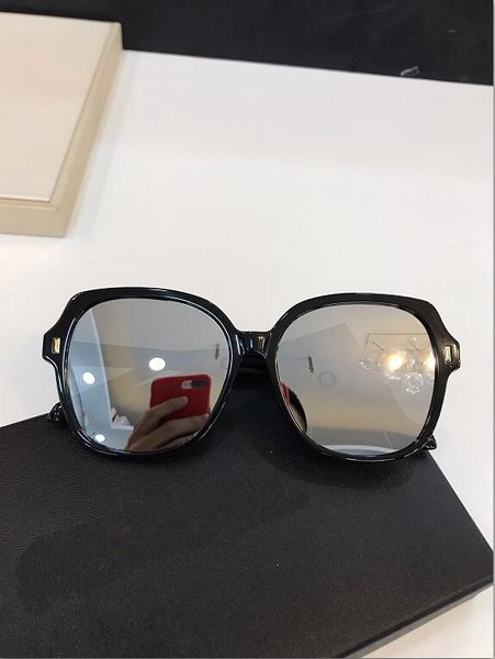new fashion women sunglasses 07161 men sunglasses simple and generous men sun glasses outdoor uv400 protection eyewear with case, White;black
new fashion women sunglasses 07161 men sunglasses simple and generous men sun glasses outdoor uv400 protection eyewear with case, White;black