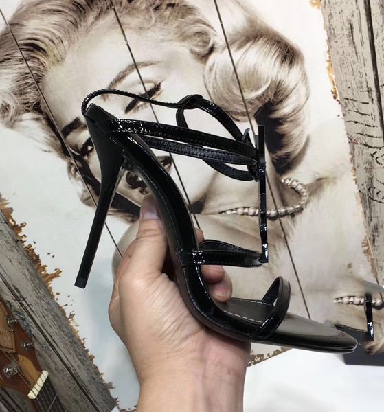 The new European luxury style classic high-heeled sandals lady shoes Paris supermodel Letter decoration catwalk buckle rubber outsole
The new European luxury style classic high-heeled sandals lady shoes Paris supermodel Letter decoration catwalk buckle rubber outsole