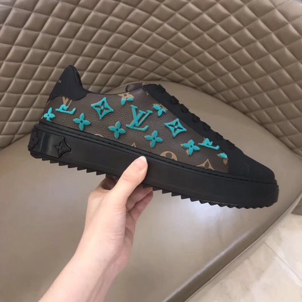 designer luxury casual shoes, fashionable flat-bottom vintage sneakers, trendy and comfortable all-match, size 38-44 with original boxas
designer luxury casual shoes, fashionable flat-bottom vintage sneakers, trendy and comfortable all-match, size 38-44 with original boxas
