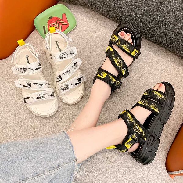 2020 summer new women's tide shoes student muffin thick bottom beach shoes old sports sandals z769, Black
2020 summer new women's tide shoes student muffin thick bottom beach shoes old sports sandals z769, Black