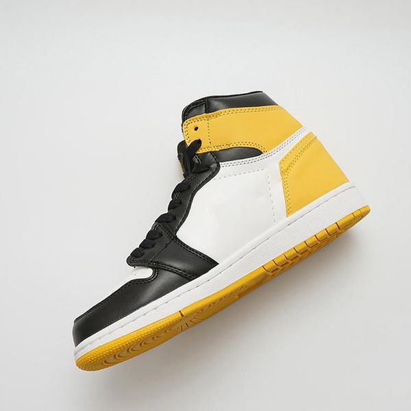 2019 1 high og bred toe chicago banned game royal basketball shoes men shattered backboard shadow sport sneakers
2019 1 high og bred toe chicago banned game royal basketball shoes men shattered backboard shadow sport sneakers