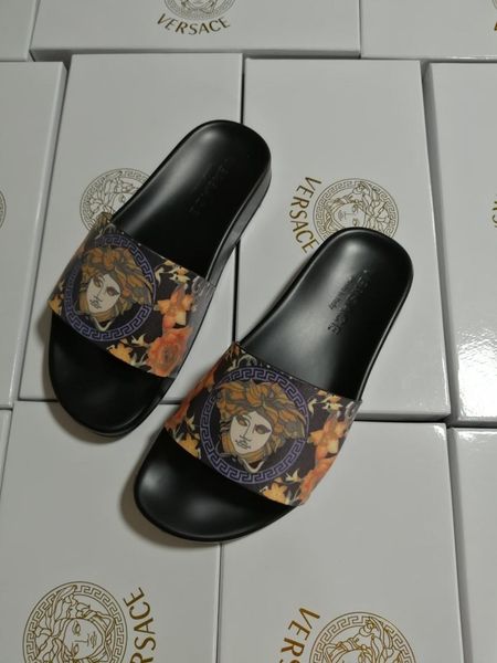 in 2020, the latest popular designer is the most fashionable slipper for men and women's fashion and leisure, Black
in 2020, the latest popular designer is the most fashionable slipper for men and women's fashion and leisure, Black
