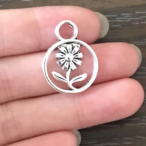 wholesale diy charm sun flower in circle charm antique silver tone alloy pendant charm for bracelet necklace earring jewelry gift, Bronze;silver
wholesale diy charm sun flower in circle charm antique silver tone alloy pendant charm for bracelet necklace earring jewelry gift, Bronze;silver