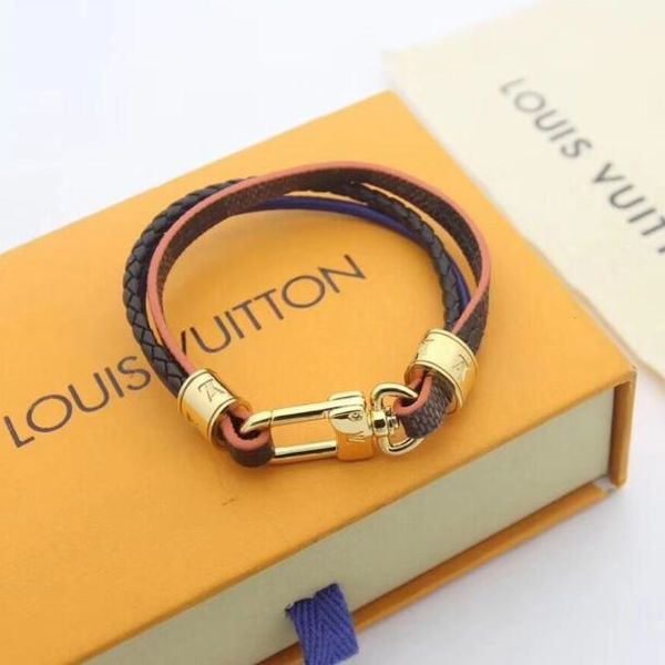 fashion lovers' genuine leather bracelet for womens and men luxury designers bracelets with box 51, Black
fashion lovers' genuine leather bracelet for womens and men luxury designers bracelets with box 51, Black