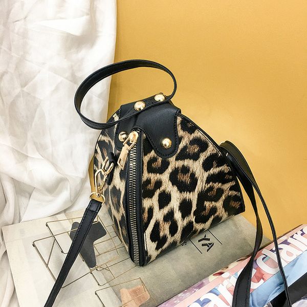woman ladies cute hand bags messengers women little handbag girls travelling shopping cross-body female crossbody bags new b006
woman ladies cute hand bags messengers women little handbag girls travelling shopping cross-body female crossbody bags new b006