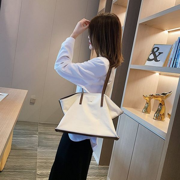 dw3840 one shoulder canvas bag womens large capacity handbag versatile fashion tote bag messenger bag
dw3840 one shoulder canvas bag womens large capacity handbag versatile fashion tote bag messenger bag