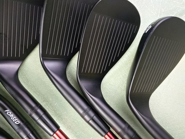 2019 Brand New Golf clubs 0311T Black Wedges Steel Golf shafts With Head Cover Free shipping
2019 Brand New Golf clubs 0311T Black Wedges Steel Golf shafts With Head Cover Free shipping