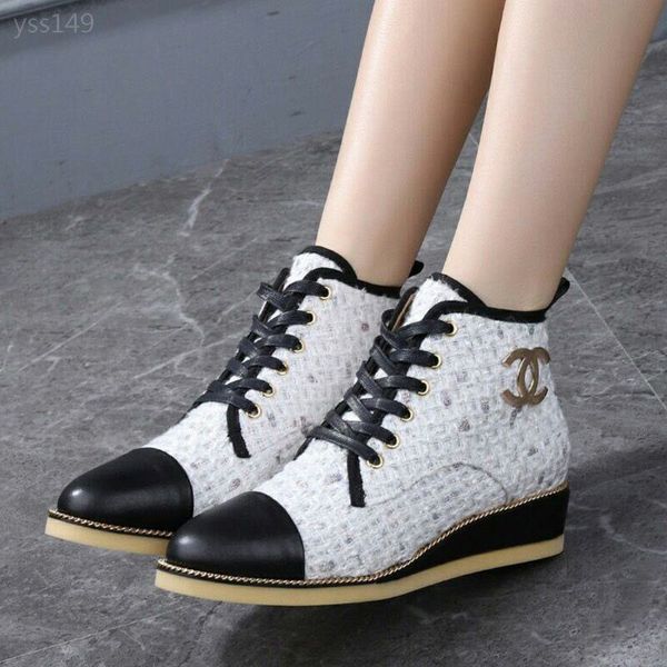 european station 2020 autumn and winter new leather high-retro waterproof color matching flat martin boots women leather lace-up boots, Black
european station 2020 autumn and winter new leather high-retro waterproof color matching flat martin boots women leather lace-up boots, Black