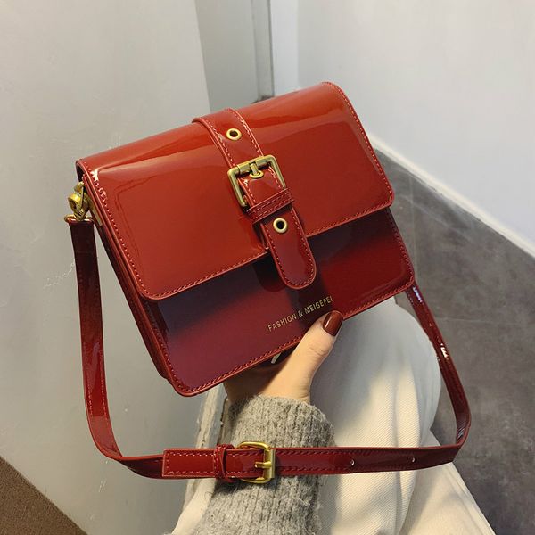 patent leather bright bread bag female 2019 new tide korean version of the wild texture messenger bags fashion shoulder handbag
patent leather bright bread bag female 2019 new tide korean version of the wild texture messenger bags fashion shoulder handbag