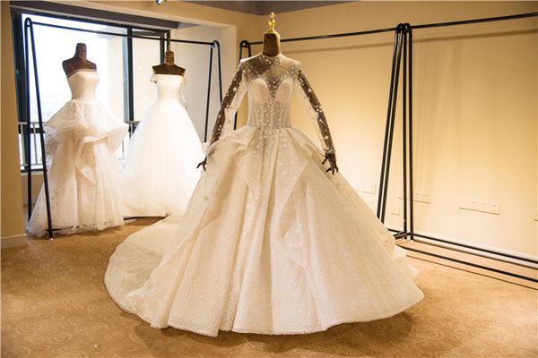 real picture luxury star lace appliqued open back ball gown wedding dresses vintage lace up back crystal beaded plus size bridal gown cph020, White
real picture luxury star lace appliqued open back ball gown wedding dresses vintage lace up back crystal beaded plus size bridal gown cph020, White