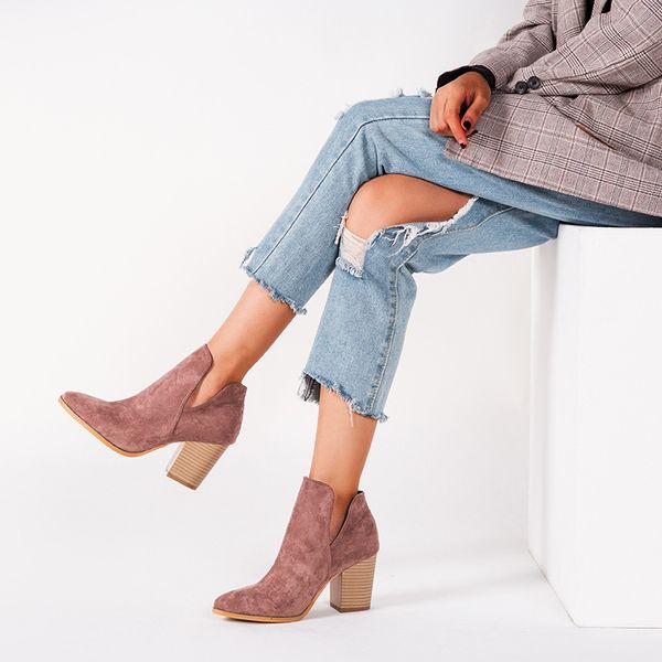 2020 spring new high heel women's fashion simple solid color suede comfortable thick heel casual high heels, Black
2020 spring new high heel women's fashion simple solid color suede comfortable thick heel casual high heels, Black
