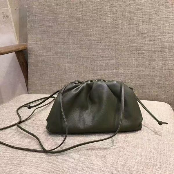 high-end custom new ladies cloud handbags italian designer designer messenger bag fashion ladies style leather ladies evening bag
high-end custom new ladies cloud handbags italian designer designer messenger bag fashion ladies style leather ladies evening bag