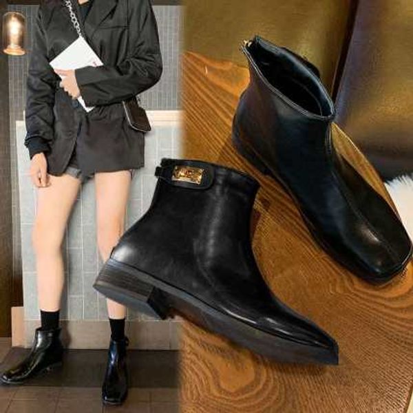 plus velvet boots female korean version of 2020 winter new square head short tube boots warm wild short, Black
plus velvet boots female korean version of 2020 winter new square head short tube boots warm wild short, Black