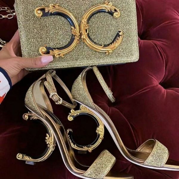 New European style luxury Classic women's fashion bag party bag Metallic feel made of leather color decorative accessoriesLetter decoration
New European style luxury Classic women's fashion bag party bag Metallic feel made of leather color decorative accessoriesLetter decoration