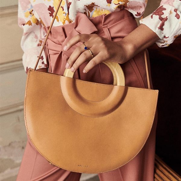 vintage wooden handle saddle women handbags designer shoulder bags luxury pu leather crossbody bag large capacity female purses
vintage wooden handle saddle women handbags designer shoulder bags luxury pu leather crossbody bag large capacity female purses