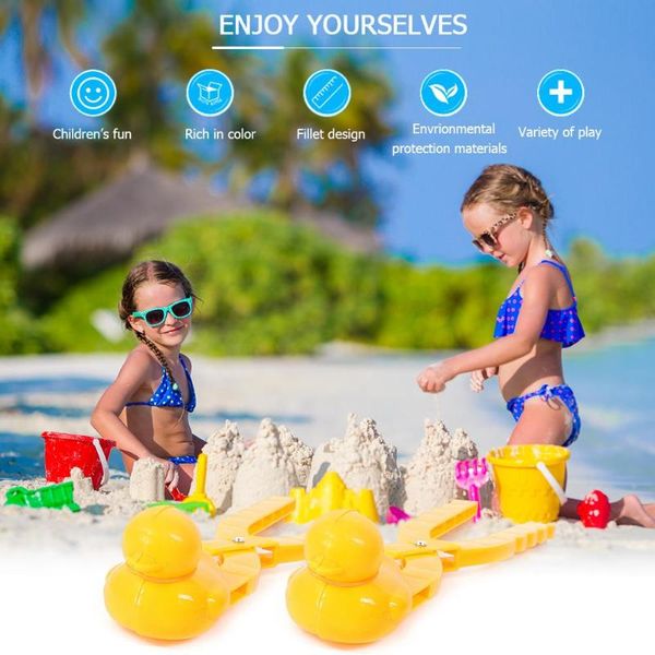 outdoor sport winter five snowball maker clip personality interesting yellow duck snow fight mold children kids winter game toys
outdoor sport winter five snowball maker clip personality interesting yellow duck snow fight mold children kids winter game toys