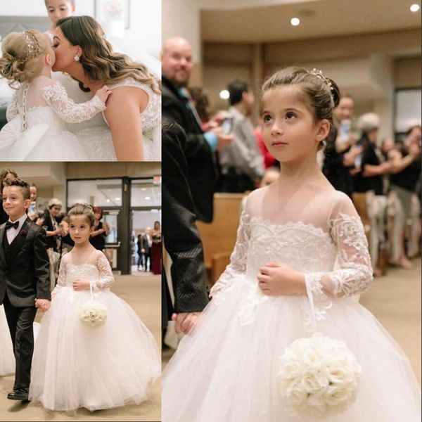 2020 delicate long sleeve white flower girls dresses with covered button floor length tulle lace first holy communion dresses, White;blue
2020 delicate long sleeve white flower girls dresses with covered button floor length tulle lace first holy communion dresses, White;blue