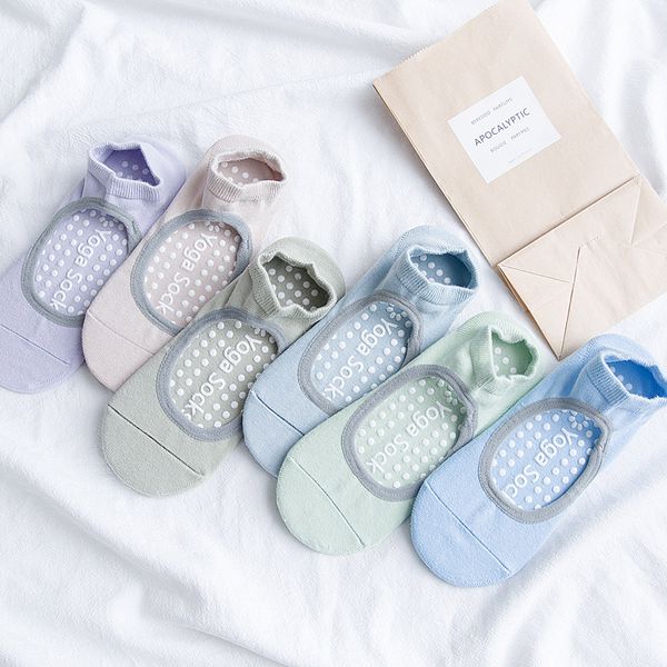 new breathable anti-friction women silicone yoga socks non slip pilates barre breathable sports dance socks slippers with grips, Black
new breathable anti-friction women silicone yoga socks non slip pilates barre breathable sports dance socks slippers with grips, Black