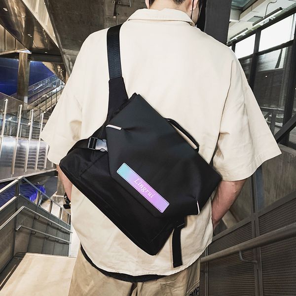 2020 new original design fashion street reflective shoulder bag chest bag & nylon material width 35cm height 29cm thickness 10cm
2020 new original design fashion street reflective shoulder bag chest bag & nylon material width 35cm height 29cm thickness 10cm