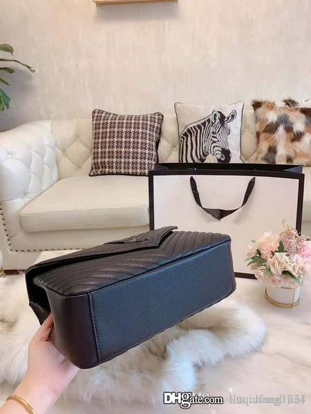 classic envelope chain inclined shoulder bag v embroider line caviar genuine leather handbag bags girls women package
classic envelope chain inclined shoulder bag v embroider line caviar genuine leather handbag bags girls women package