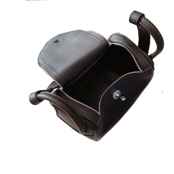 with logo famous brand designer fashion luxury ladies leather handbags messenger bag women crossbody with gift box
with logo famous brand designer fashion luxury ladies leather handbags messenger bag women crossbody with gift box