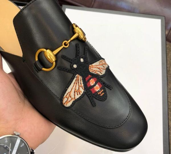 2019 men brand princetown fur slippers mules bee tiger cat flats leather loafers designer men fashion casual shoes 10 06, Black
2019 men brand princetown fur slippers mules bee tiger cat flats leather loafers designer men fashion casual shoes 10 06, Black