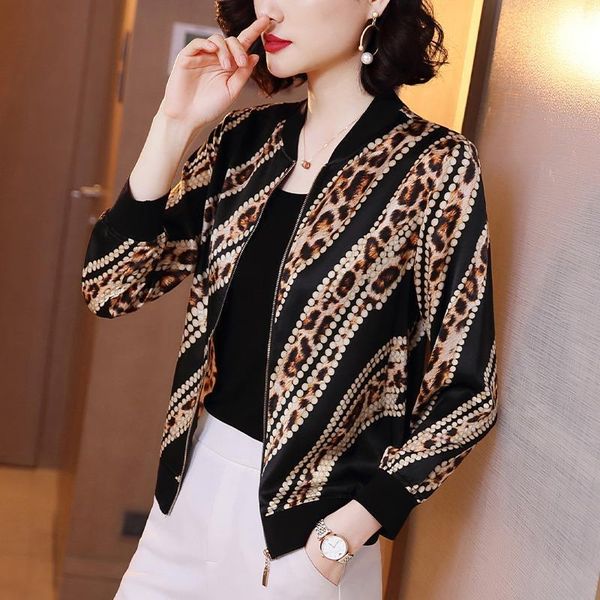 leopard print fashion loose coat female light stripe stitching stand collar long sleeveless sunscreen jacket women spring summer, Black;brown
leopard print fashion loose coat female light stripe stitching stand collar long sleeveless sunscreen jacket women spring summer, Black;brown