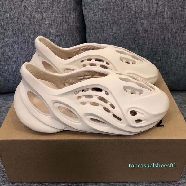 stock x foam runner kanye west clog sandal triple black white fashion slipper women mens tainers designer beach sandals shoes t01
stock x foam runner kanye west clog sandal triple black white fashion slipper women mens tainers designer beach sandals shoes t01