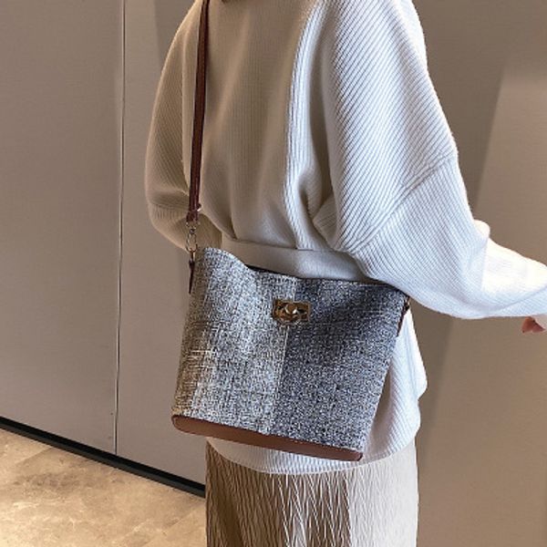 small bag for women in autumn and winter fashion 2020 new trend korean version with a one-shoulder cross-body bag instagram buck
small bag for women in autumn and winter fashion 2020 new trend korean version with a one-shoulder cross-body bag instagram buck